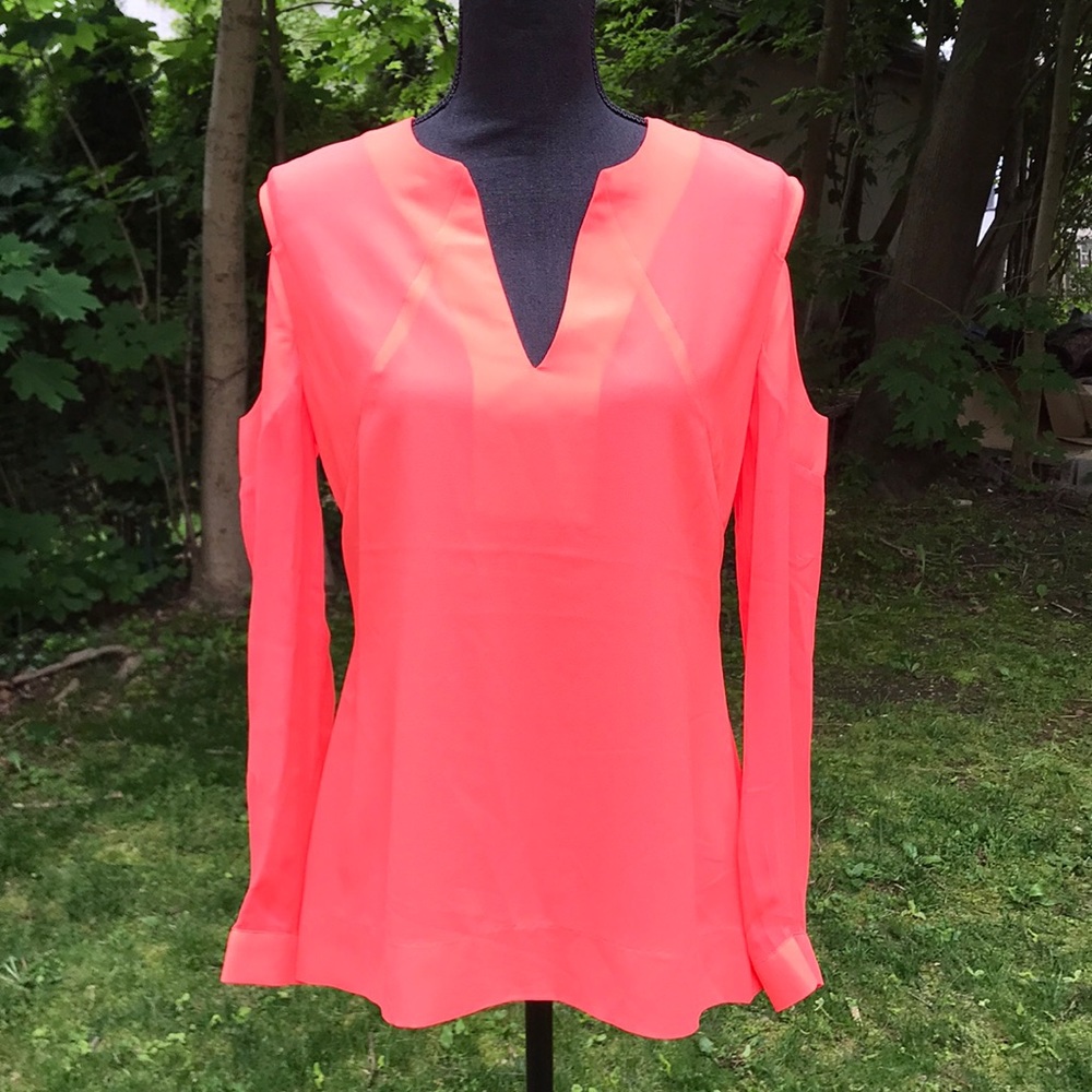 Stella & Jamie cold shoulder top